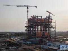 海口：江東新區(qū)CBD地標項目鋼結構封頂